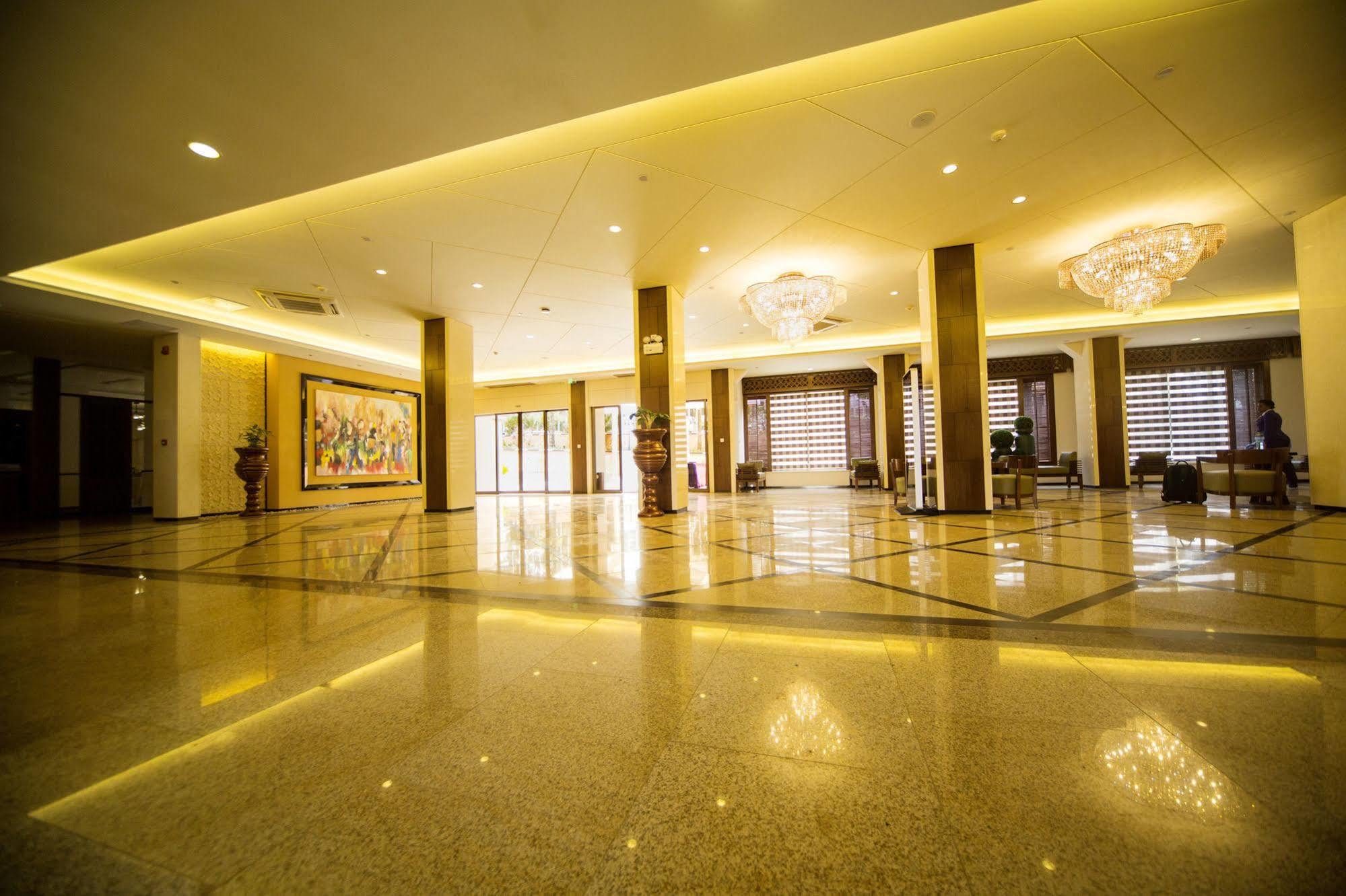 Hotel Africana Kampala Eksteriør billede